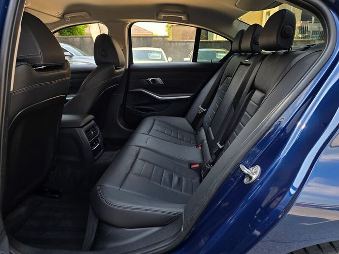 BMW 330e Sport Pro
