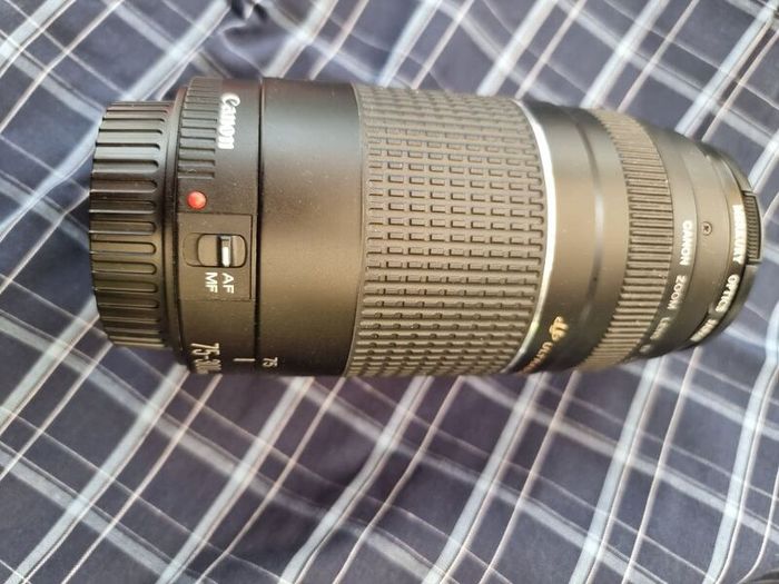 Canon EF 75 to 300mm f4-5.6 III USM telephoto zoom lens