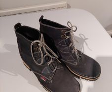 Dino ankle boots - size 8 - vintage
