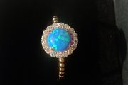 585 14ct gold created opal ring size L