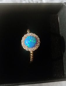 585 14ct gold created opal ring size L