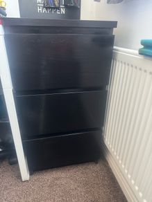 Chest of drawers