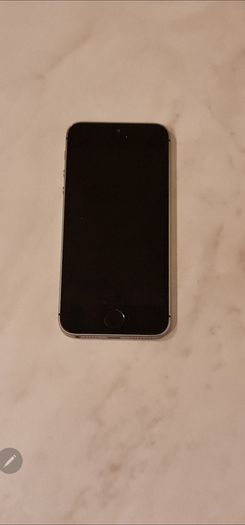 iPhone SE (2016)