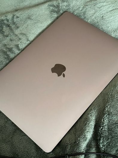 Macbook Air M1 2020  8gb Ram 256gb Ssd 95% Battery