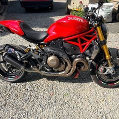 Ducati 1200s monster