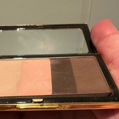 Victoria Beckham eyeshadow palette