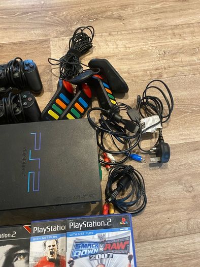 PS2 console 39003 + games