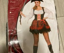 Halloween costume Charming Pirate