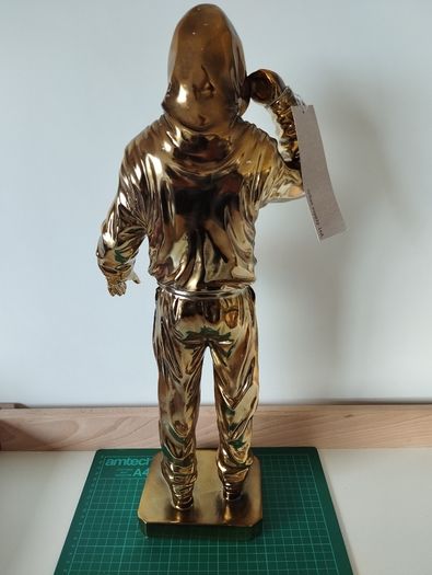 Gold Hoodie Statue 50 cm +