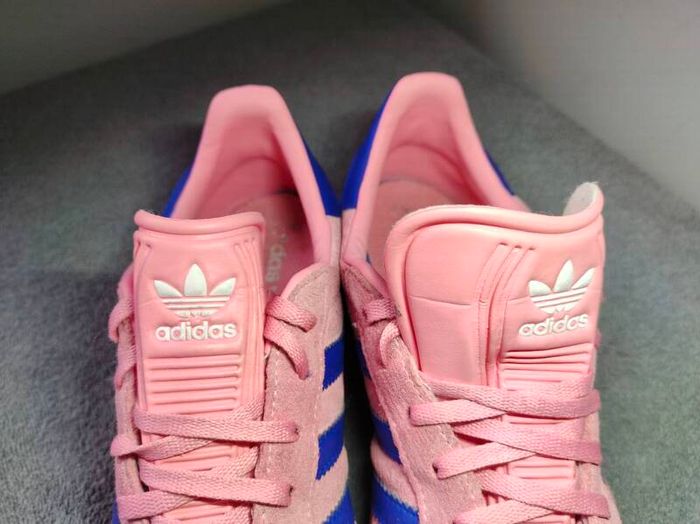Trainers Adidas Originals women.