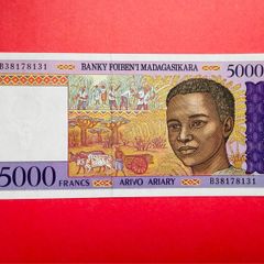 Madagascar  5000 FRANCS   1995 . Pick. 78. ( Uncirculated )