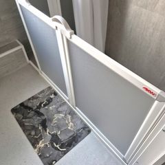 saloon unifold flexi panel shower screen