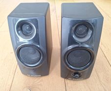 M-Audio AV 20 speakers