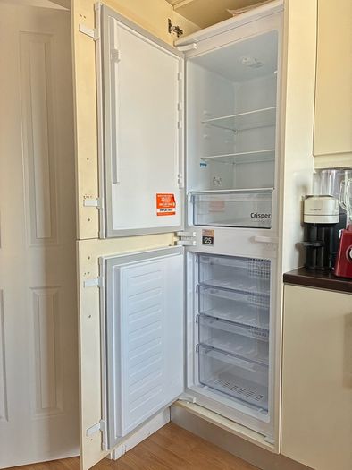 Integrated Fridge/Freezer