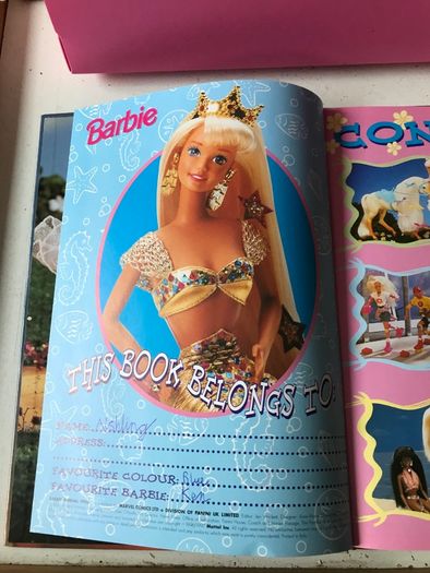 Vintage Barbie Annual & Carry case