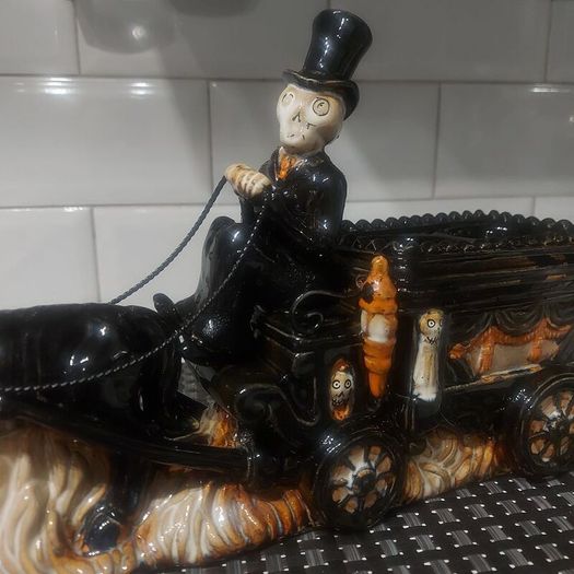 Yankee Candle Halloween Boney Wagon Candle holder