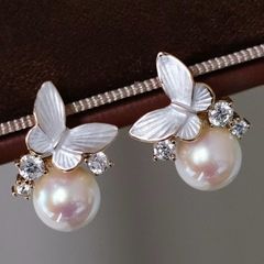 Beautiful zirconia pearl drop earrings