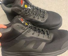 Safety shoes