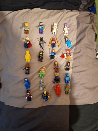 LEGO Mixed Minifigure Bundle - 23 Figures