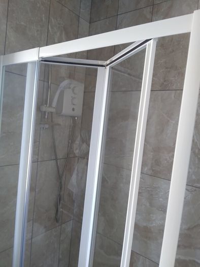 Folding Telescopic Shower Door.New