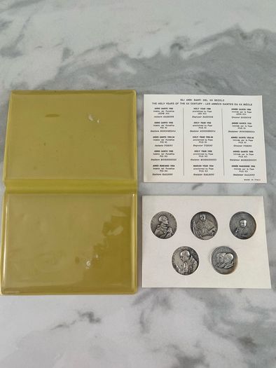 1900 - 1954 Holy Years Of The Xx Century Pope Coin Set