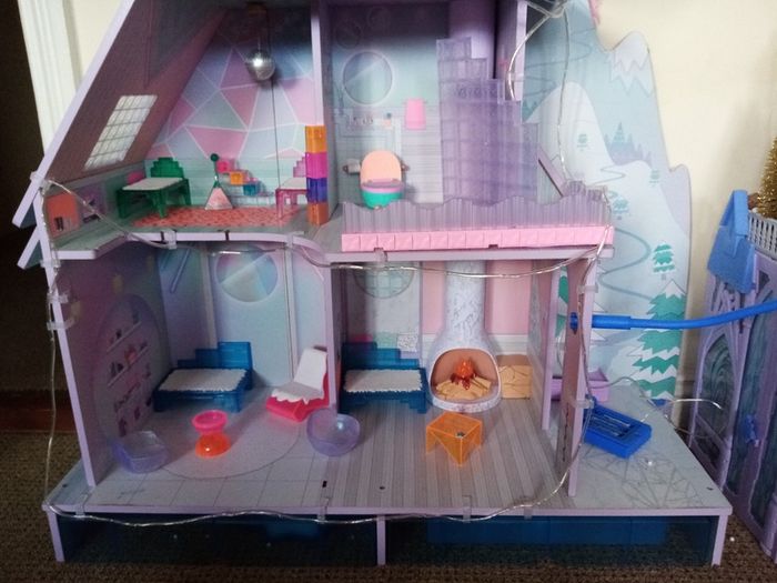 LOL Winter Disco Chalet House