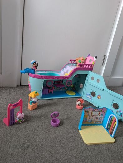 Gaby dollhouse boat