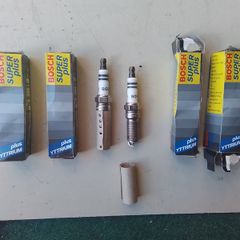 Ford Bosch Super Plus Spark Plugs.