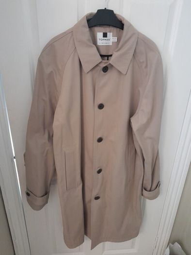 trenchcoat