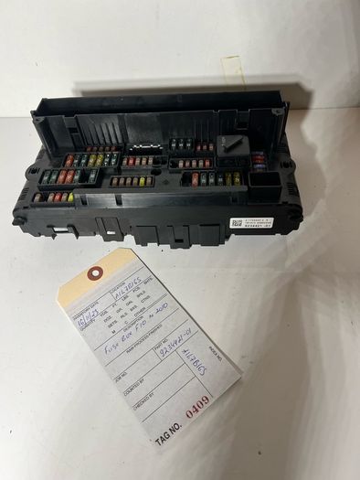 Bmw 5 Series F10 F11 2011 2.0 Diesel Fuse Relay Box 9234421 A1l7b16s
