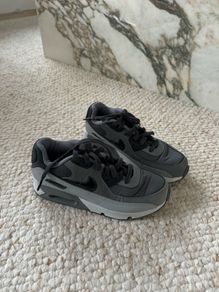 Boys nike airmax trainers