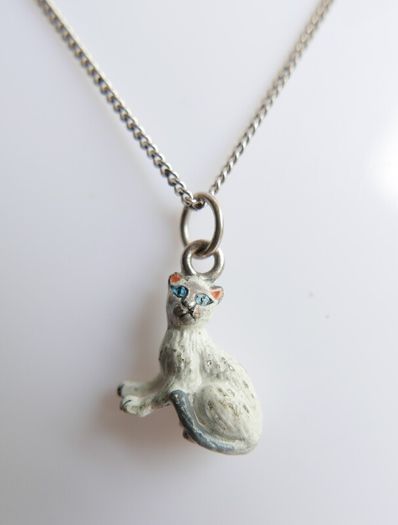 Vintage 925 Sterling Silver Cat Pendant Necklace - enamel detail
