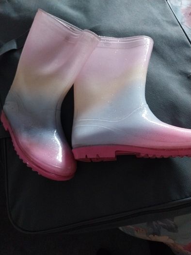 childs wellie boots