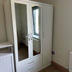 Nevada 3 Door Wardrobe White with Mirrors Brand New