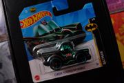 Classic TV Series Batmobile ! Batman Classic Series ! Hot Wheels ! Sealed ! DC ! 2021 ! Mattel !