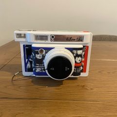 Lomo Instant Wide