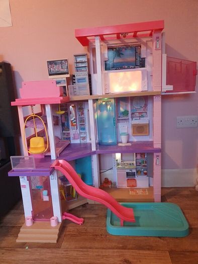 Barbie Dreamhouse Doll House