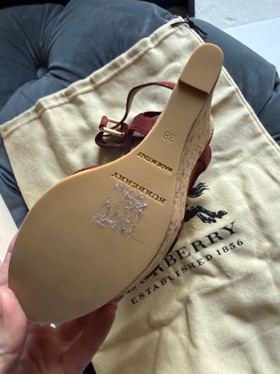 Burberry size 5 (38) brand new in box suede wedges RRP 599.00