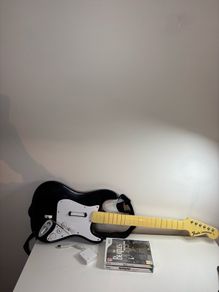 Wii Rockband Fender Stratocaster with Dongle and Games