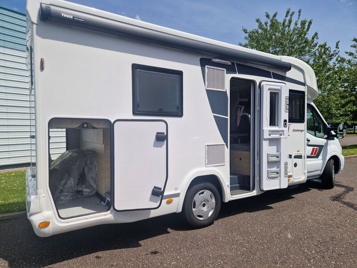 Campervan 2025 Challenger 380 88,500 ono