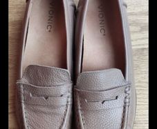 Vionic Marcy Orthopedic Leather Penny Loafers Taupe Size 6