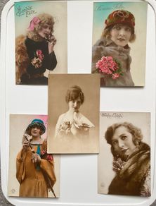 Bundle of French vintage postcards