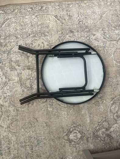 Metal round foldable table