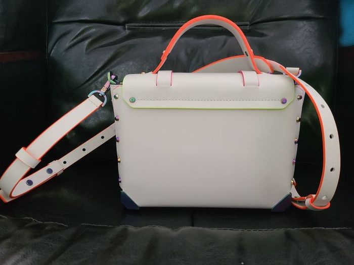 Authentic Michael Kors Manhattan Medium Contrast Trim Leather Satchel Bag in Optical White