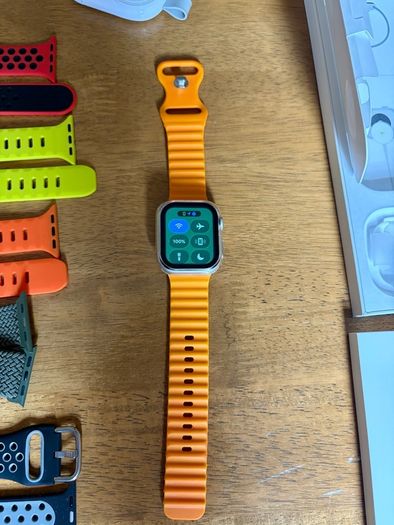 Apple Watch SE 2nd Gen GPS 40mm Starlight Aluminium Case 1 Owner Extras 14pc New Charger Case Strap Band Professional Office Work Lifestyle Fitness Outdoors Elegant Party Event Magnetic Ocean