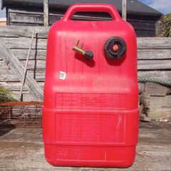 Outboard motor fuel tank