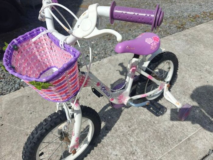 Girls bike