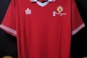 Man Utd 1977 Silver Jubilee (retro Jersey)size : Xl