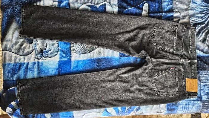 Levi's black jeans