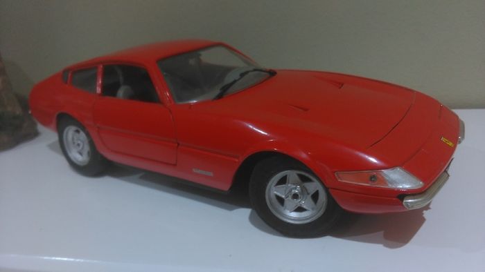 1.18 scale Ferrari Daytona